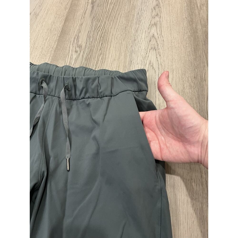 LULULEMON On The Fly Jogger Green Athleisure Pants Size 8 Inseam 27” - Picture 3 of 12